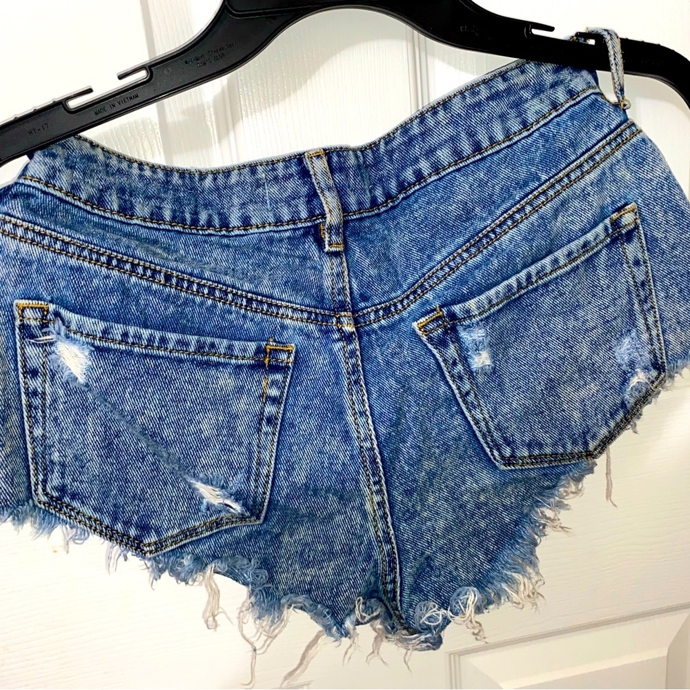 Bullhead Denim Shorts .